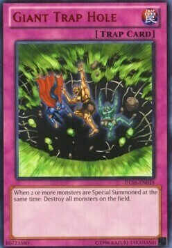 Giant Trap Hole Card Front