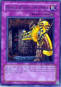 Pistola Dietro la Porta Card Front